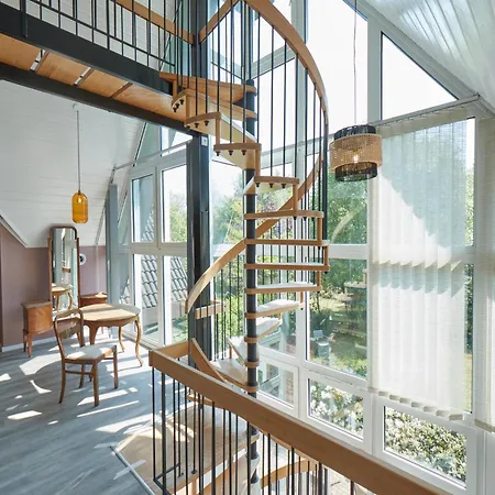With A Fireplace Just 10 Minutes From The Holiday home *